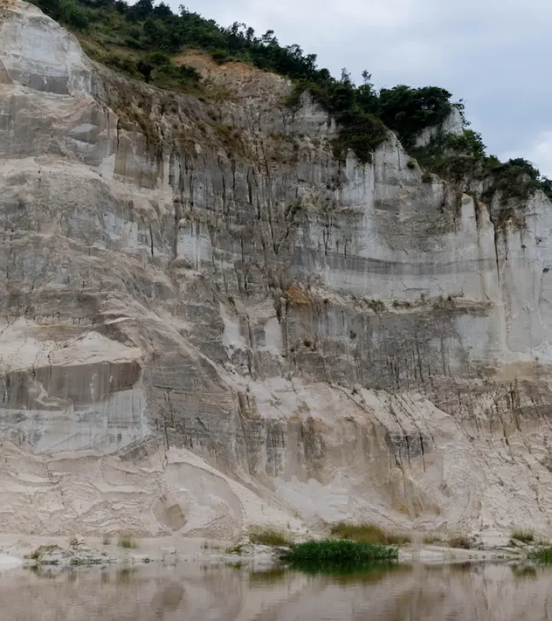 Vue des falaises de Manguenguéngué